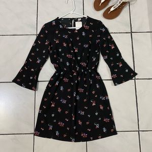 🥳 H&M; Long Sleeve Black with Flowers 💐 Dress